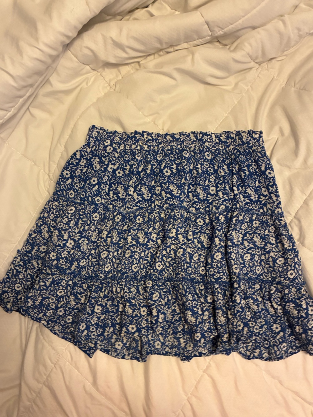 Size medium Ava Christine Blue & White Floral skirt